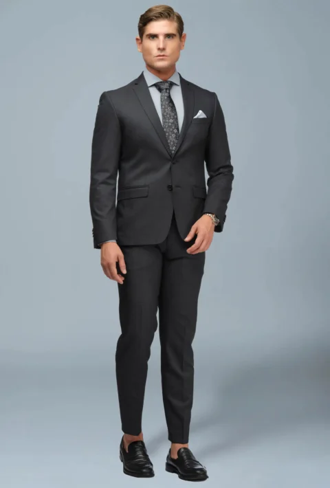 Business / classic Pánsky čierny oblek s jemnou kockou