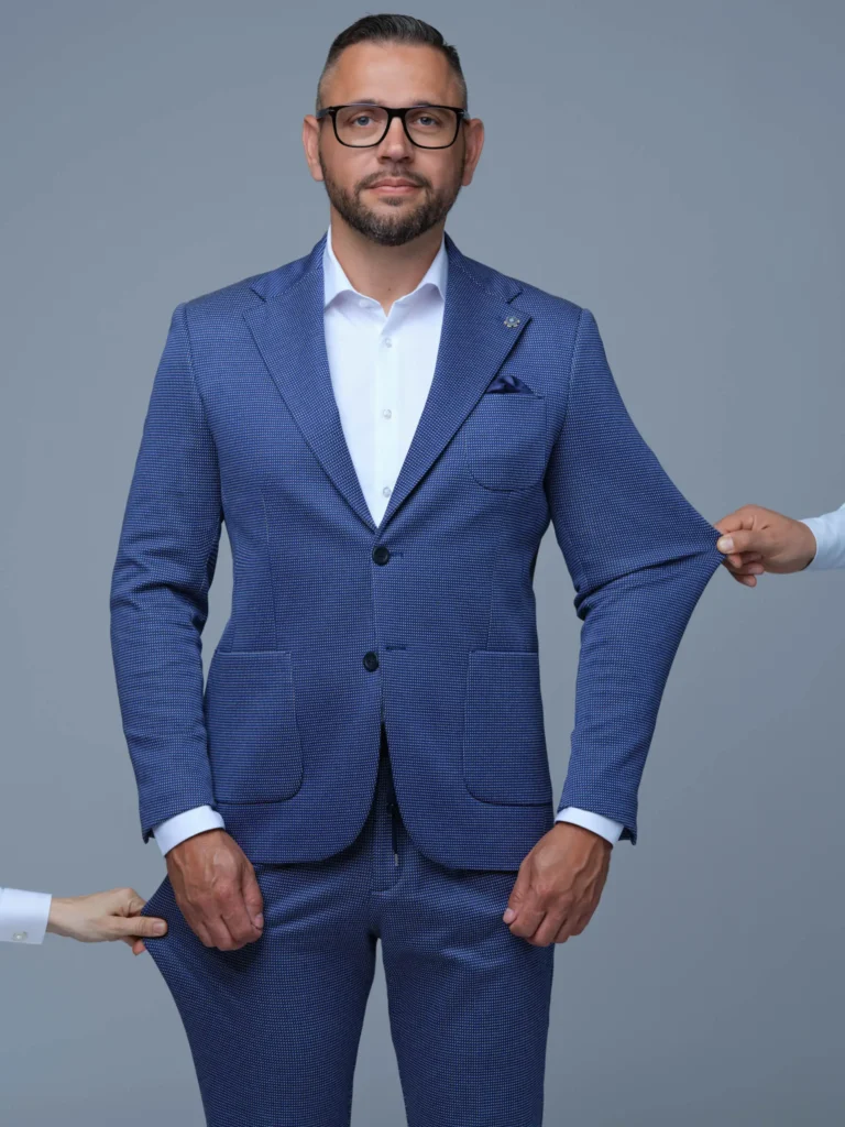 Pánsky športový oblek s jemnou štruktúrou