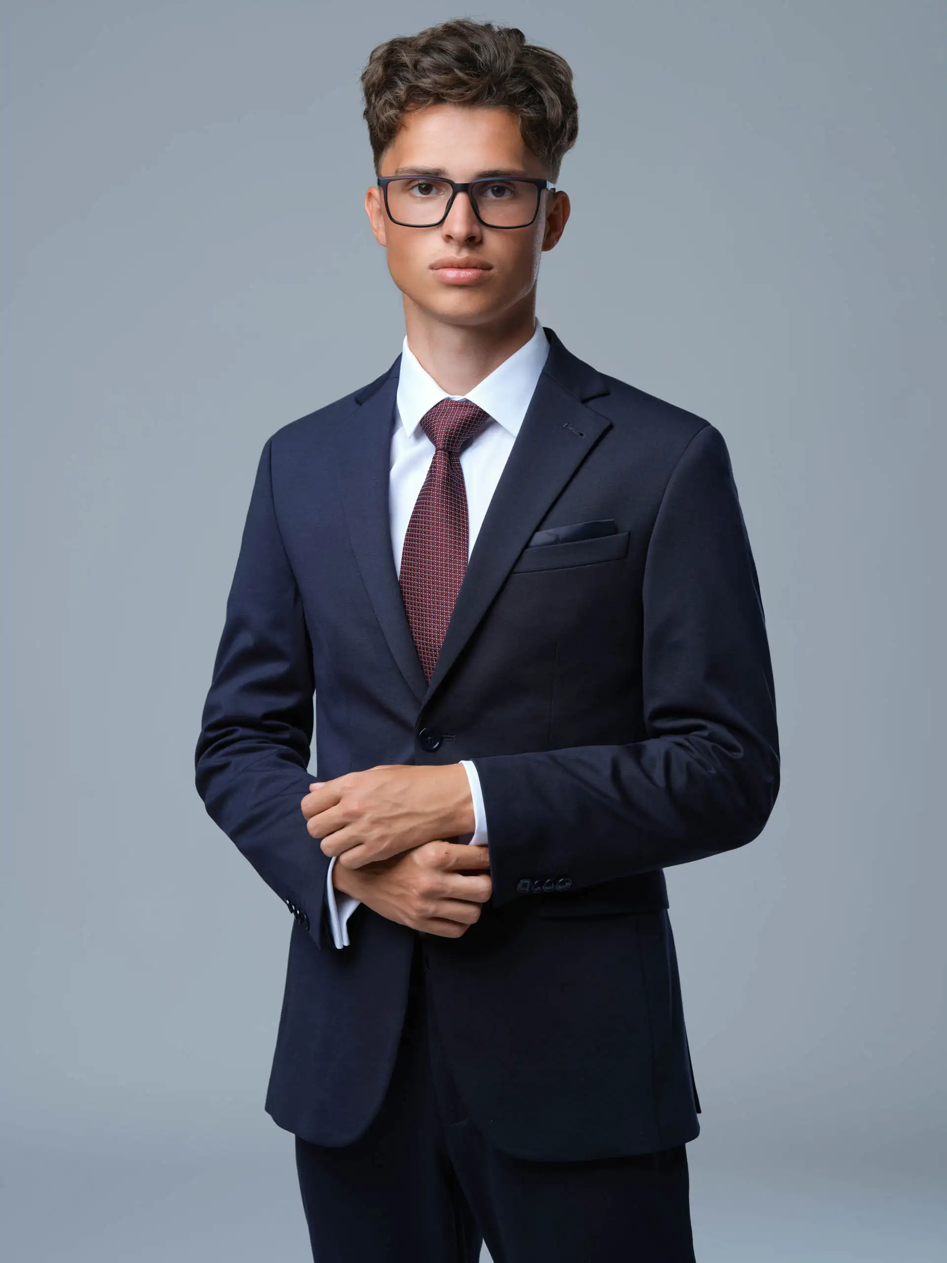 Pánsky tmavomodrý moderný oblek Fortis
